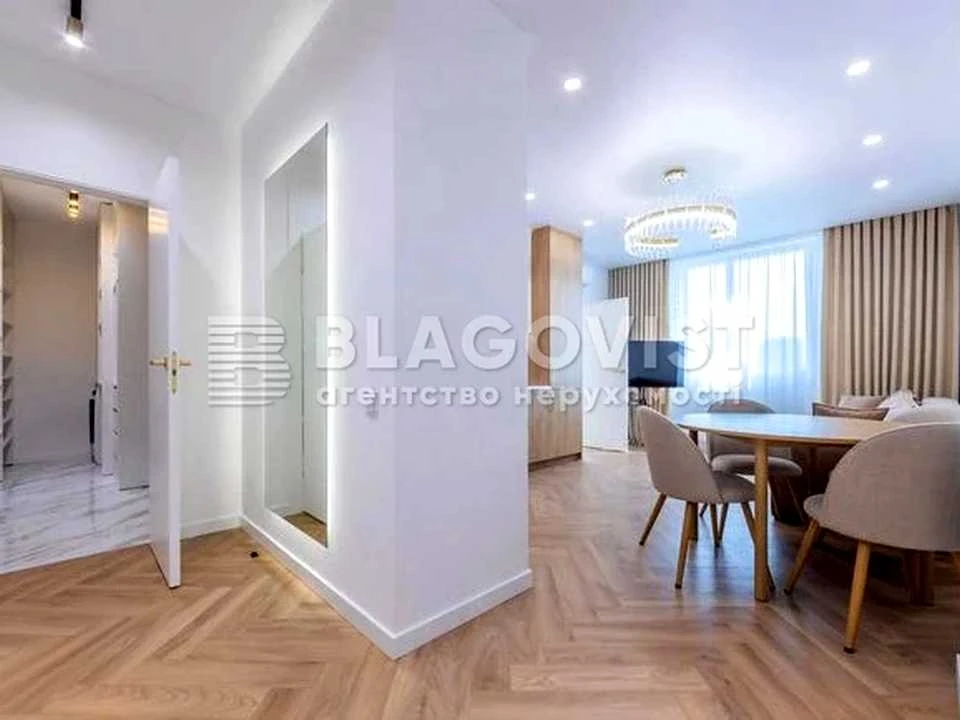 Apartment. Voskresenskaya st., Kyiv
