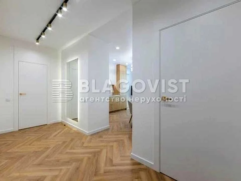 Apartment. Voskresenskaya st., Kyiv