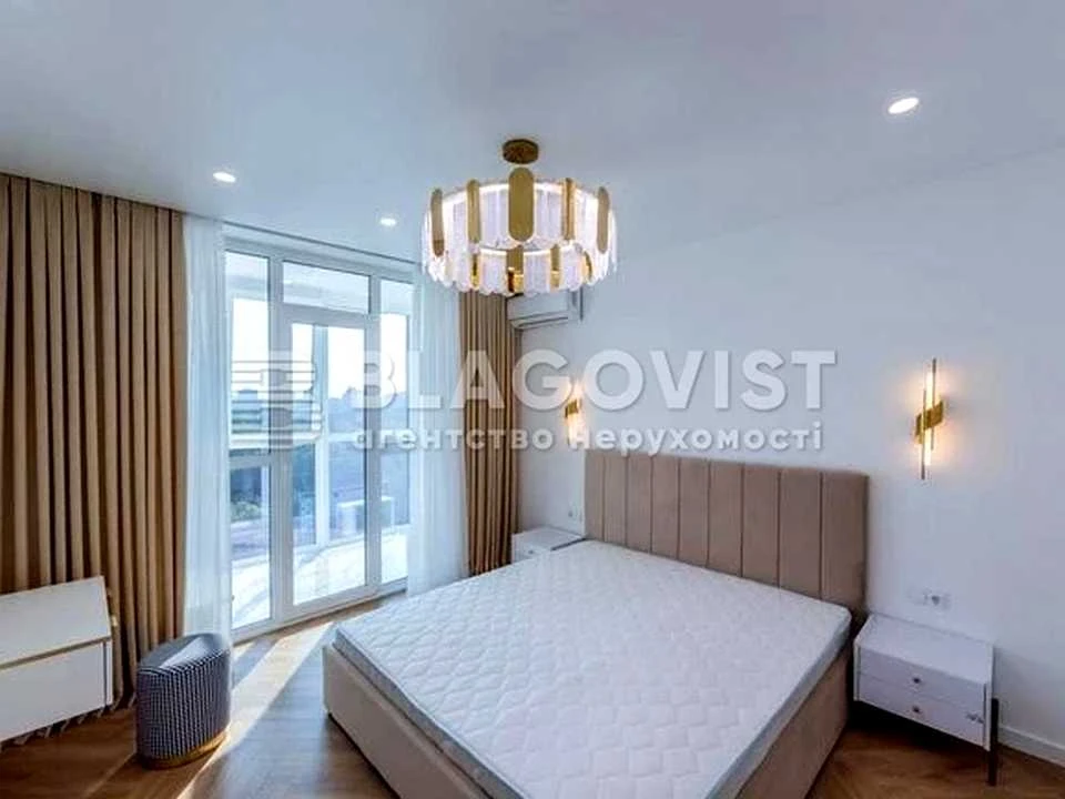 Apartment. Voskresenskaya st., Kyiv
