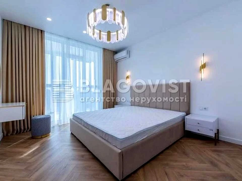 Apartment. Voskresenskaya st., Kyiv