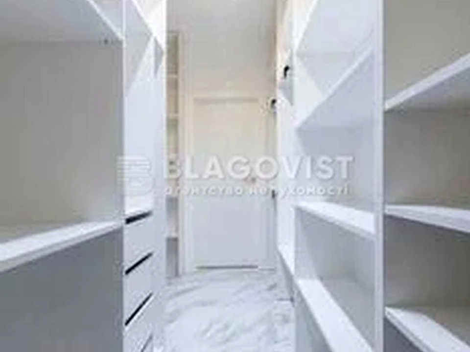 Apartment. Voskresenskaya st., Kyiv