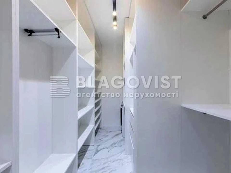 Apartment. Voskresenskaya st., Kyiv