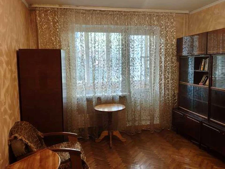 Apartment. Nizhinska St.