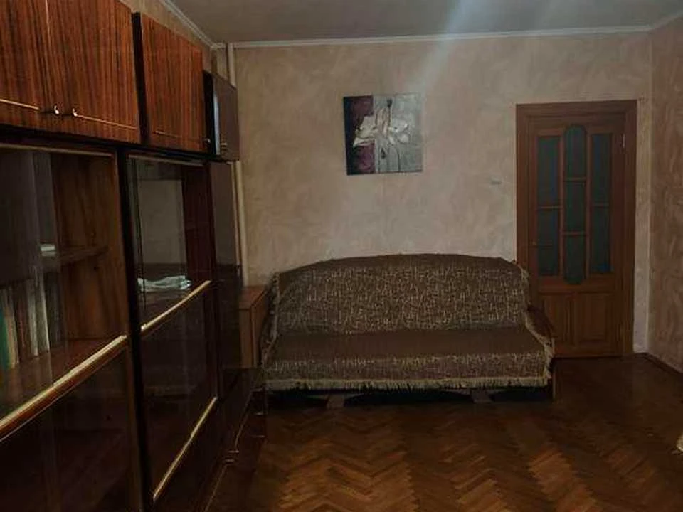 Apartment. Nizhinska St.