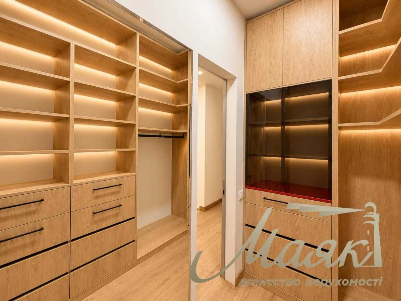 Sale of a 4-room apartment 164 sq m in the "French Quarter" residential complex