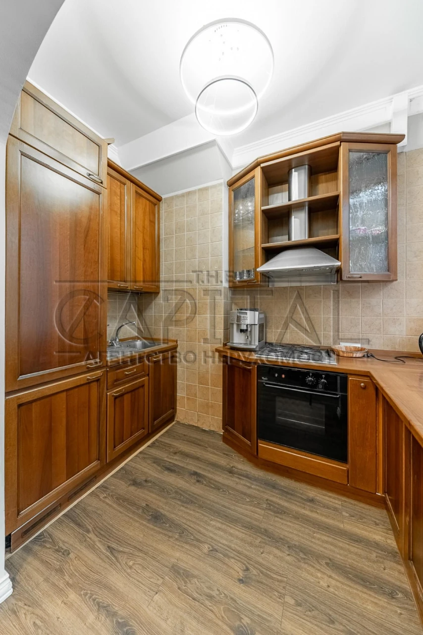 Apartment for Sale, Institute Street, Pechersky District, Khreshchatyk