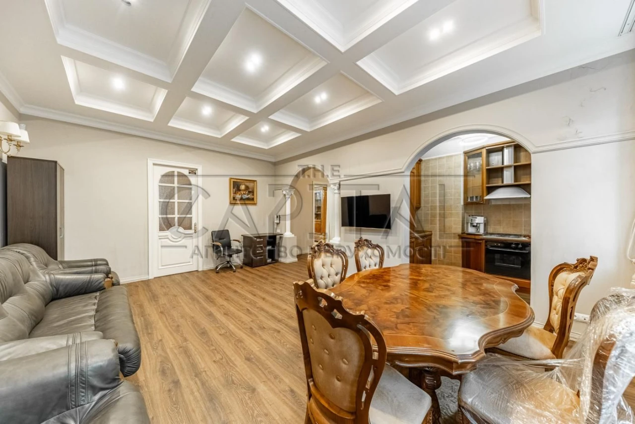 Apartment for Sale, Institute Street, Pechersky District, Khreshchatyk