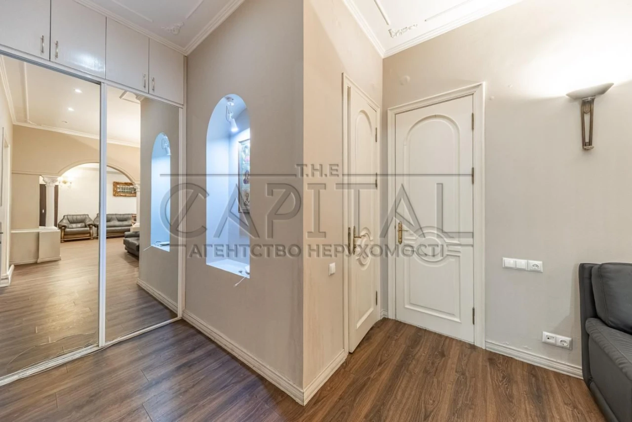 Apartment for Sale, Institute Street, Pechersky District, Khreshchatyk