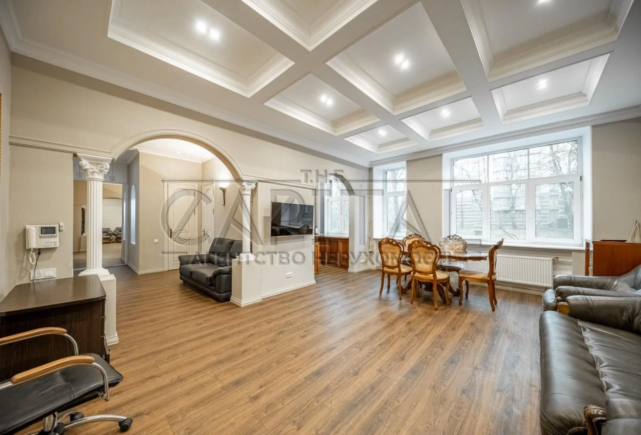 Apartment for Sale, Institute Street, Pechersky District, Khreshchatyk
