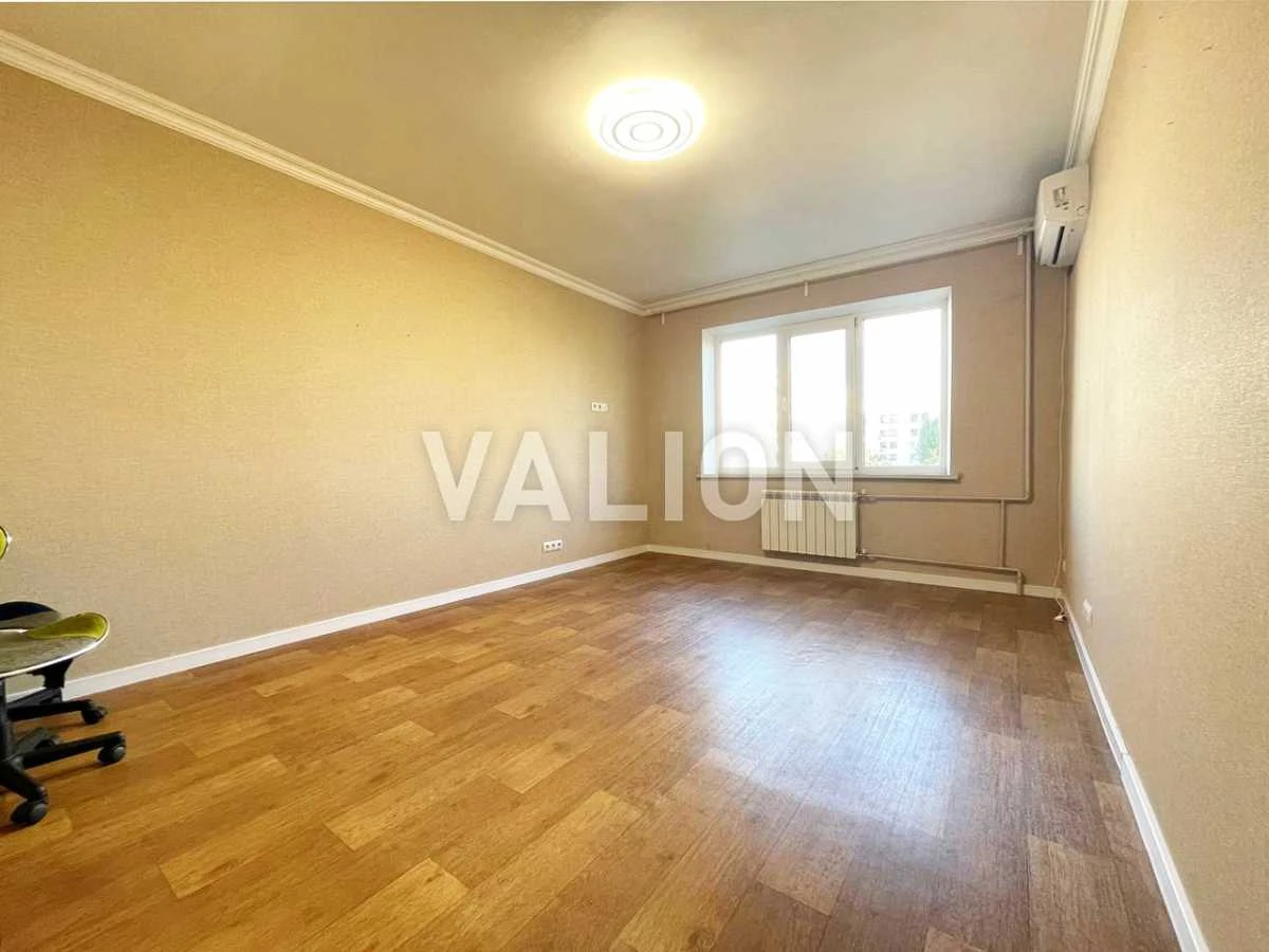 For Sale: 3-bedroom apartment (70 sq m) in Kyiv, Dniprodvyzh district