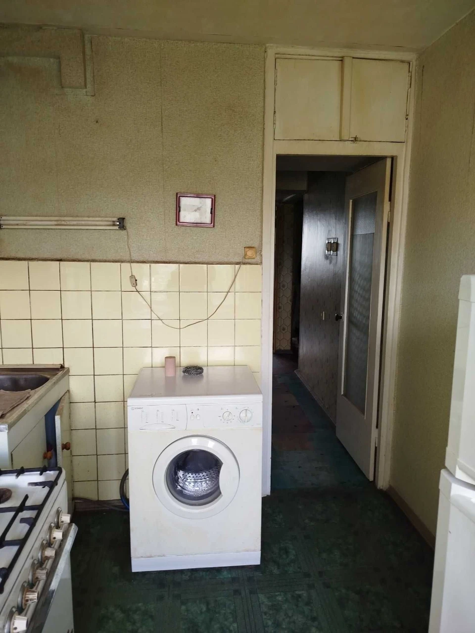 Продам  простору  54м2 2х к.кв. на жм Перемога - 2