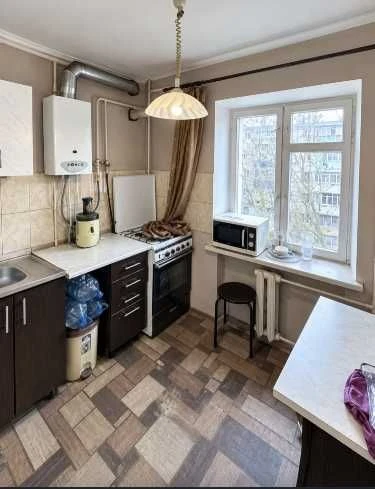 For sale 3-room apartment, Prospect of Science, metro 23 August. Pavlov.