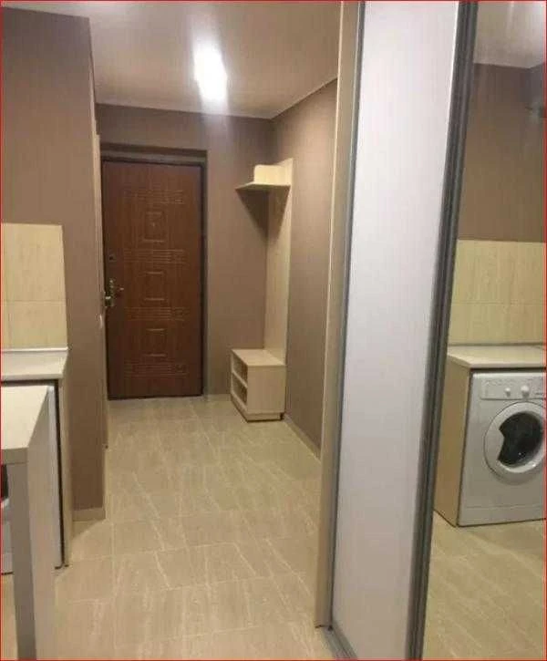Selling 1 room studio apartment in an industrial area.