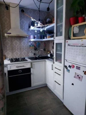 Urgent 3-room apartment in New Homes. Working with certificates!