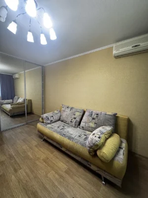 Продам 2 кім.кв.проспект Богдана Хмельницького,Тітова