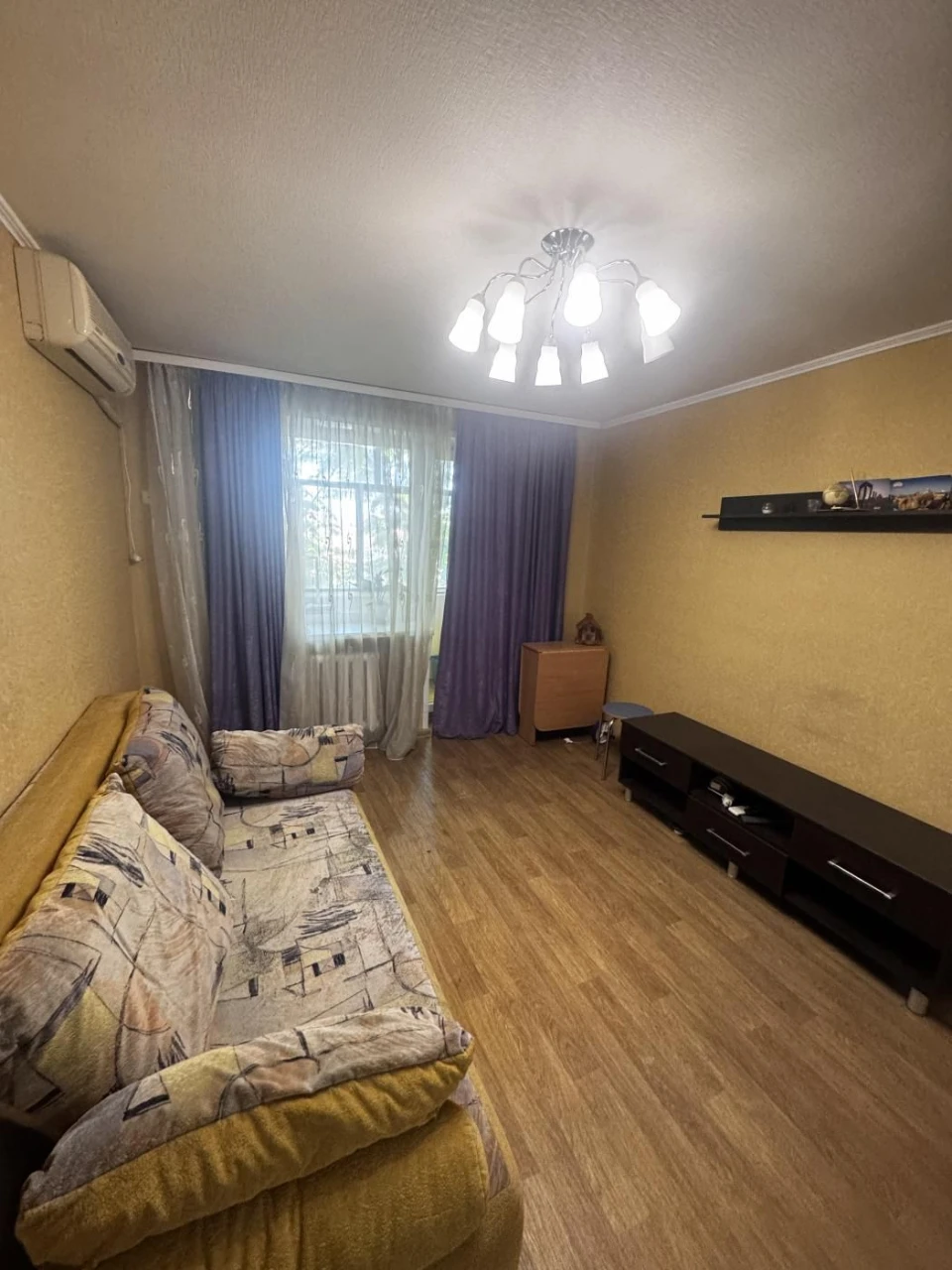 Продам 2 кім.кв.проспект Богдана Хмельницького,Тітова