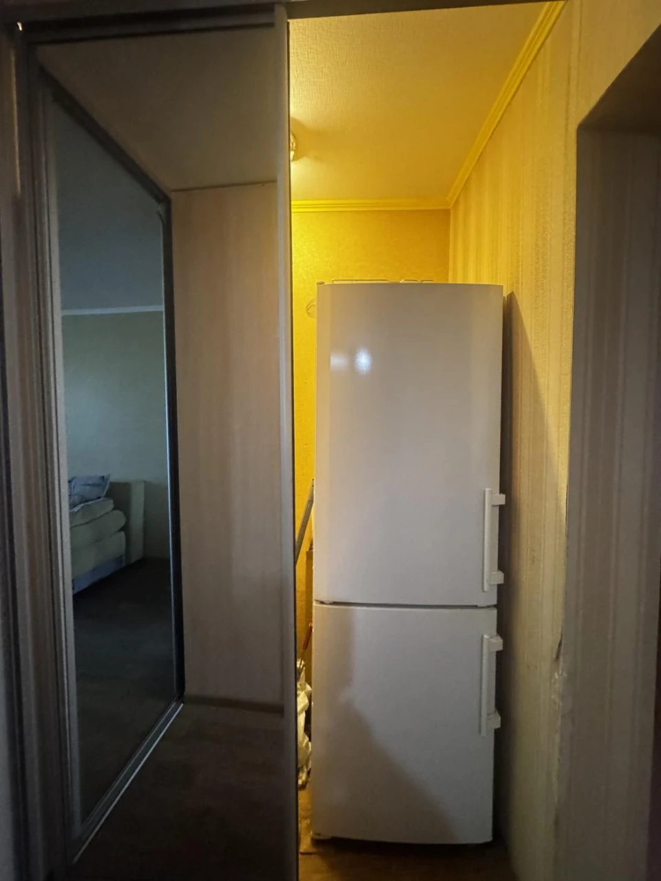Продам 2 кім.кв.проспект Богдана Хмельницького,Тітова