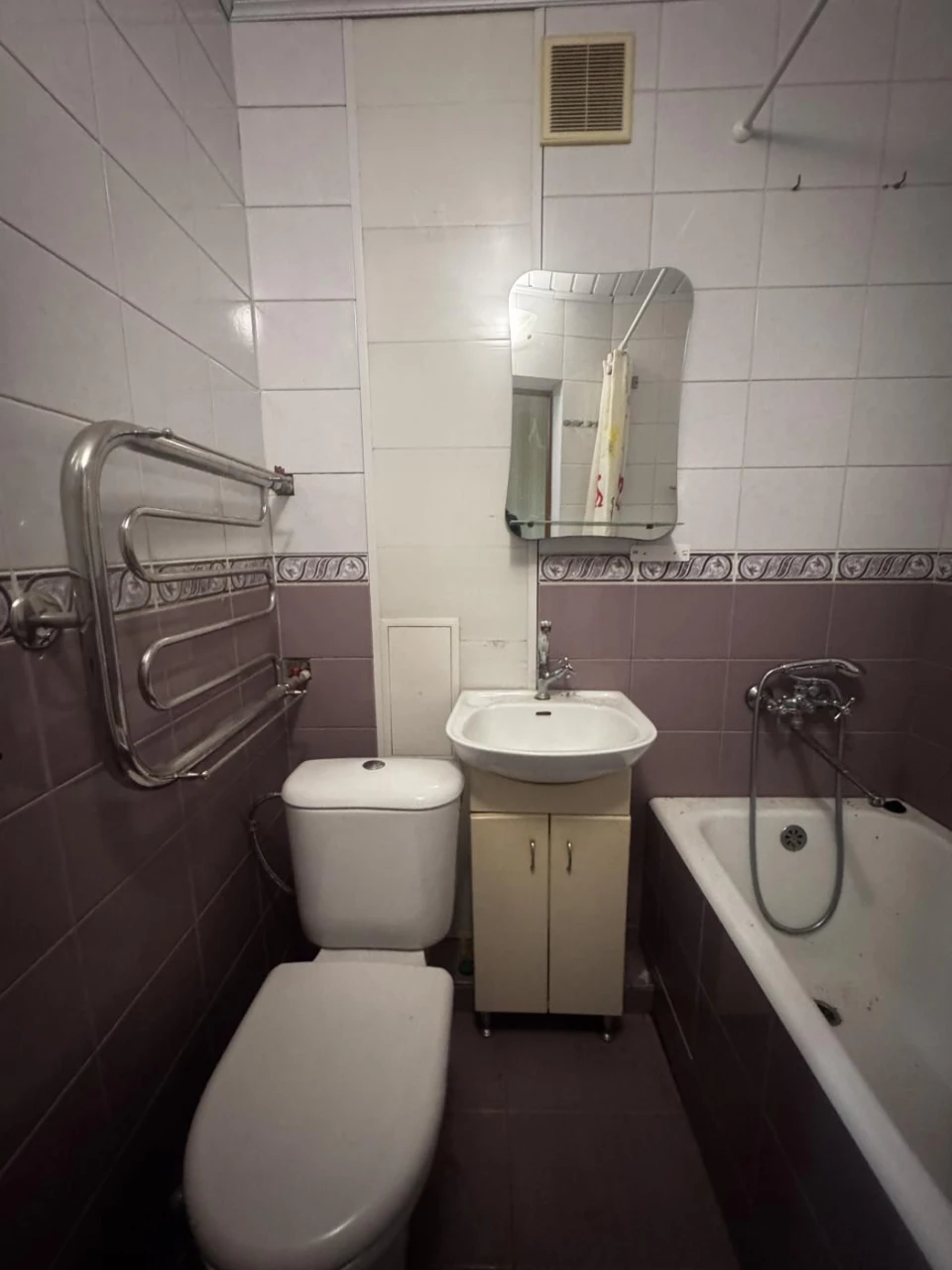 Продам 2 кім.кв.проспект Богдана Хмельницького,Тітова
