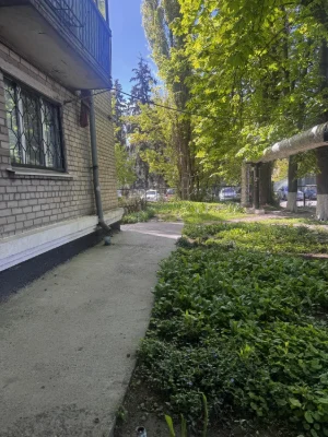 Продам 2 кім.кв.проспект Богдана Хмельницького,Тітова