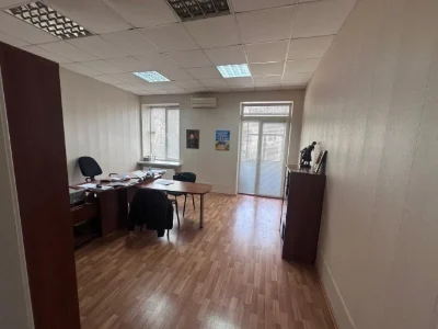 Продам 3-комн квартиру Нагорка, ул. Олеся Гончара