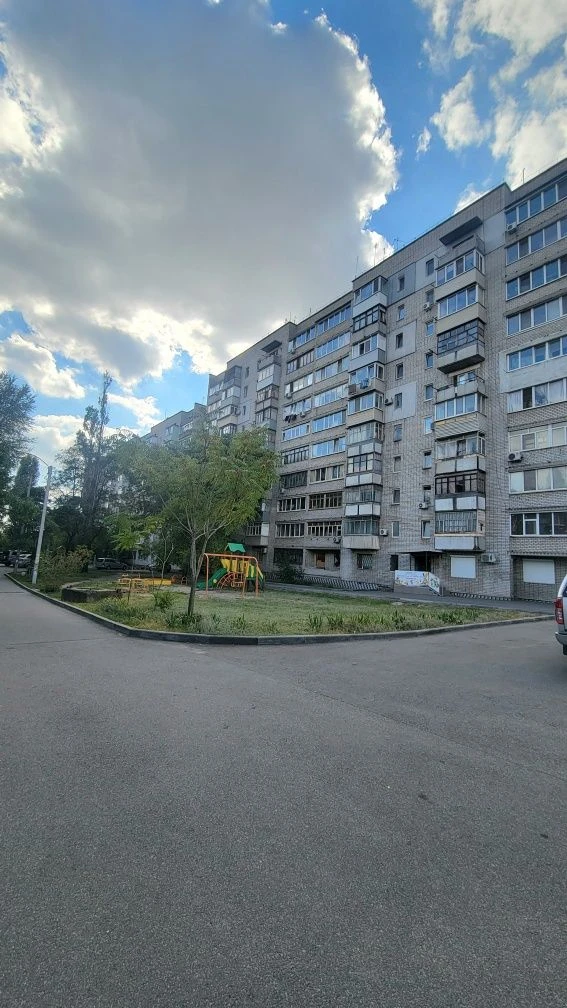 Продам 1-комнатную квартиру в кирпичном доме.