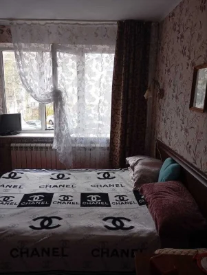 Продам 1 кімнатну  квартиру с ремонтом пр. Поля (Кірова) Пар