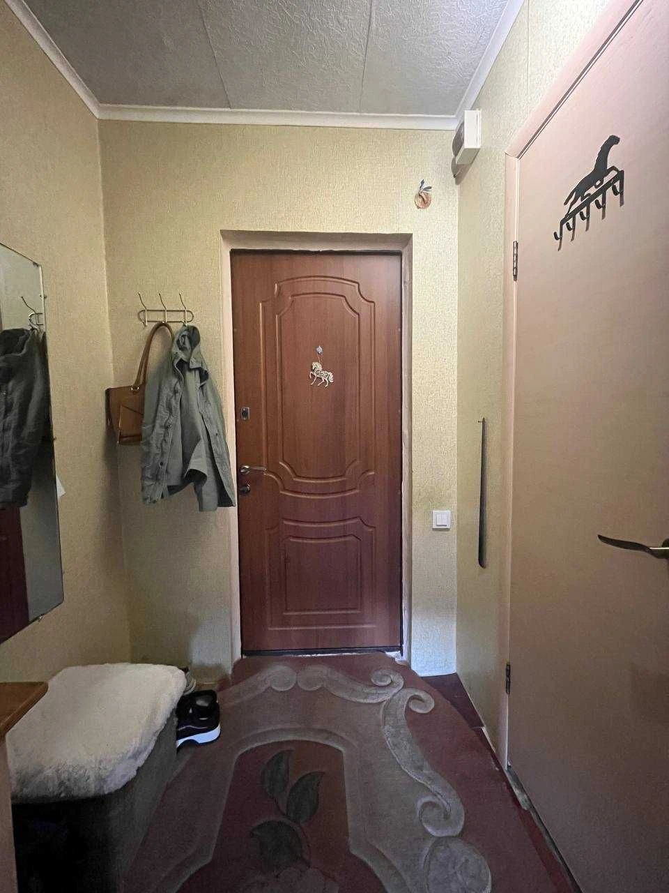 Продам 1 кімнатну  квартиру с ремонтом пр. Поля (Кірова) Пар