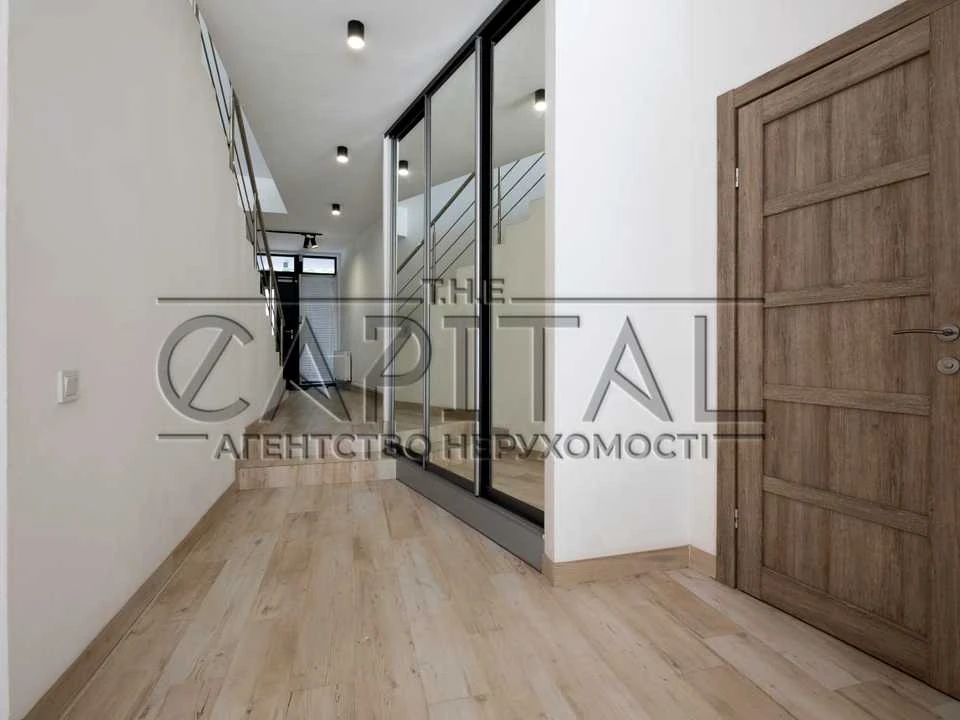 Дом. Киев, улица Николая Соловцова