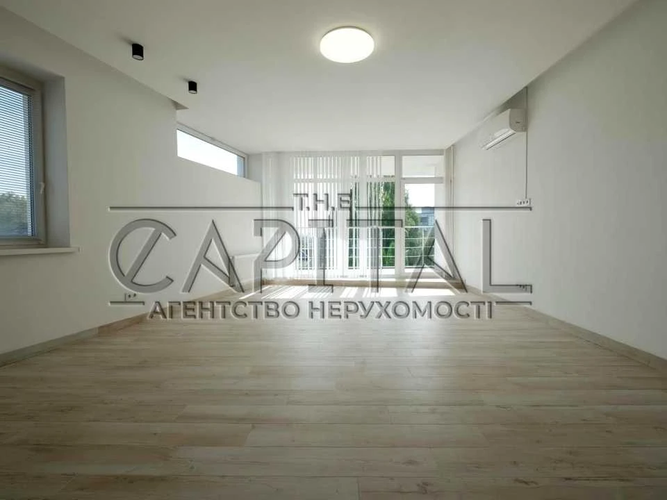 Дом. Киев, улица Николая Соловцова