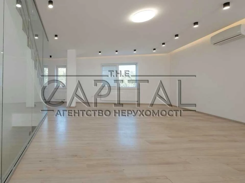 Дом. Киев, улица Николая Соловцова