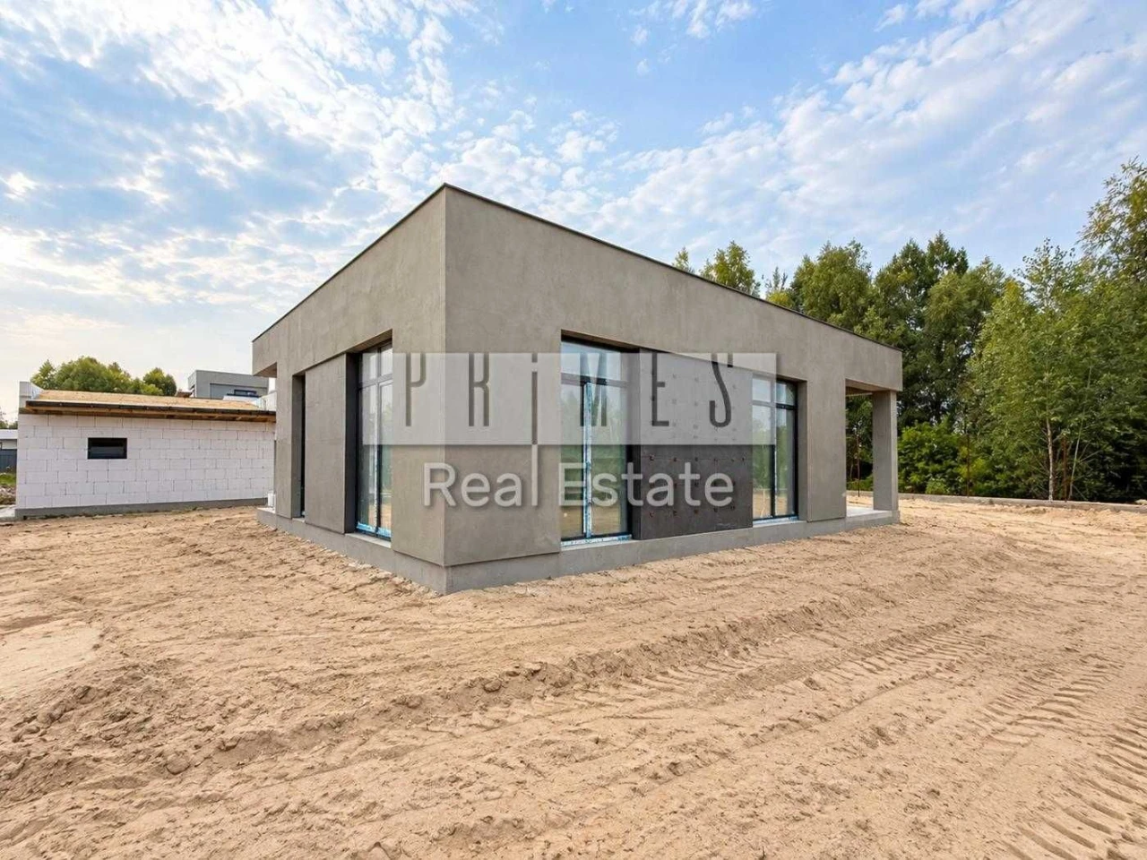 Sale of a house in a gated community in O