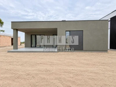 Sale of a house in a gated community in O