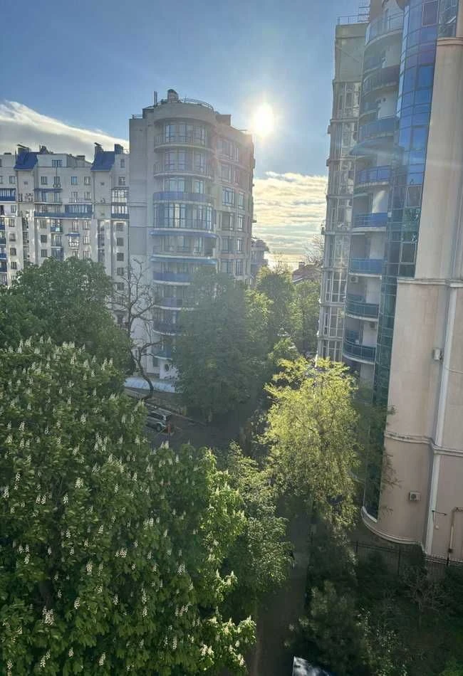 Baz-05 Продам 3х комнатную в мукачевском переулке