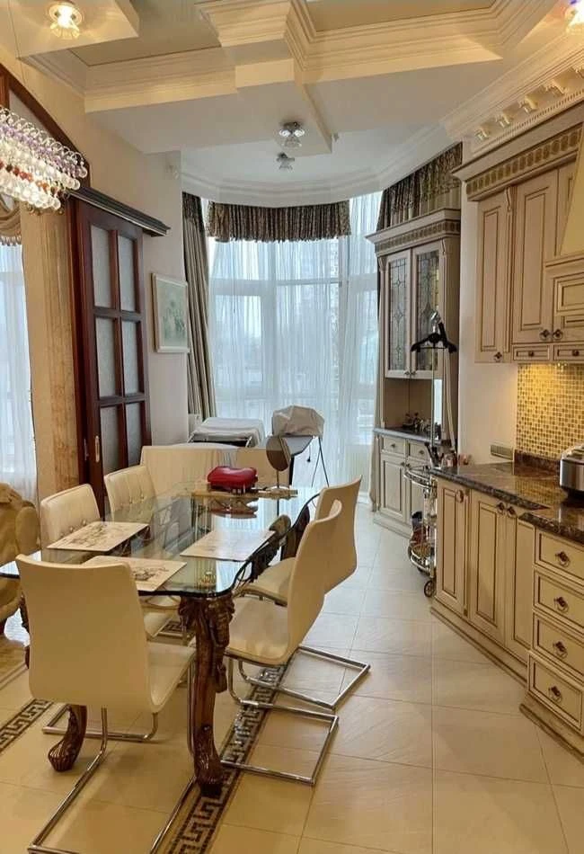 Baz-05 Продам 3-х кімнатну квартиру в елітному комплексі біл