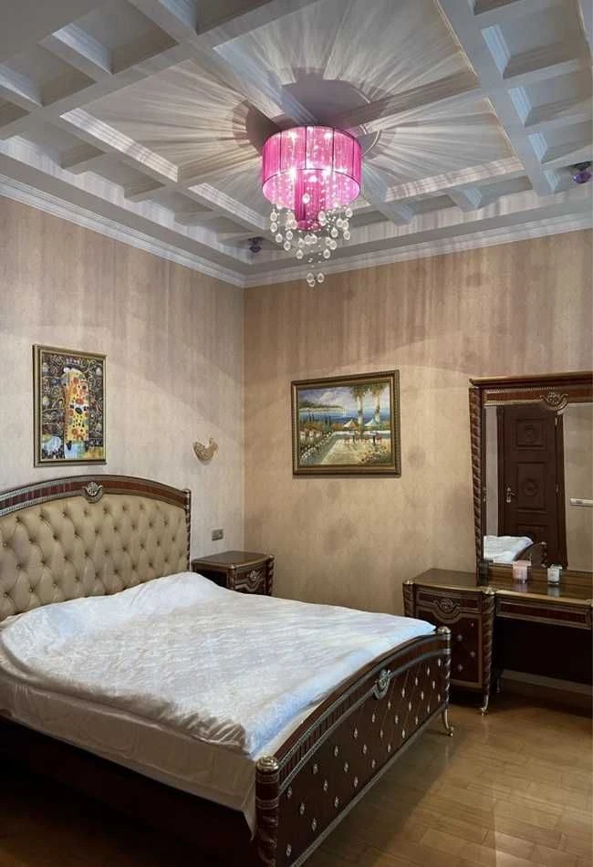 Baz-05 Продам 3-х кімнатну квартиру в елітному комплексі біл