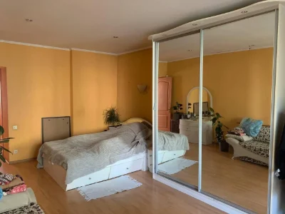 Продається квартира, 50 кв.м, в Сталінку, Центр міста. (3-204-96