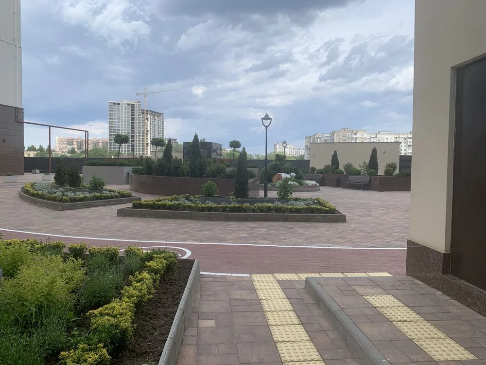 Sale of a 2-bedroom apartment in a new complex near