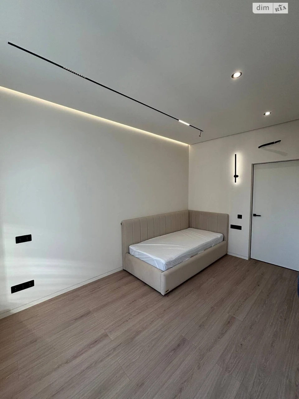 Продаж Квартира Набережна