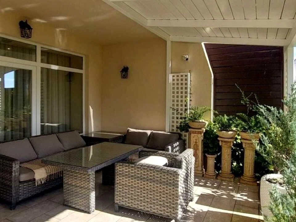 Cottage. Odesa, Novoberehova st.
