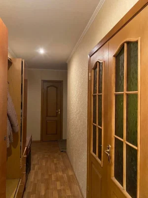 Selling a 3-room apartment on the 2nd floor in a brick building