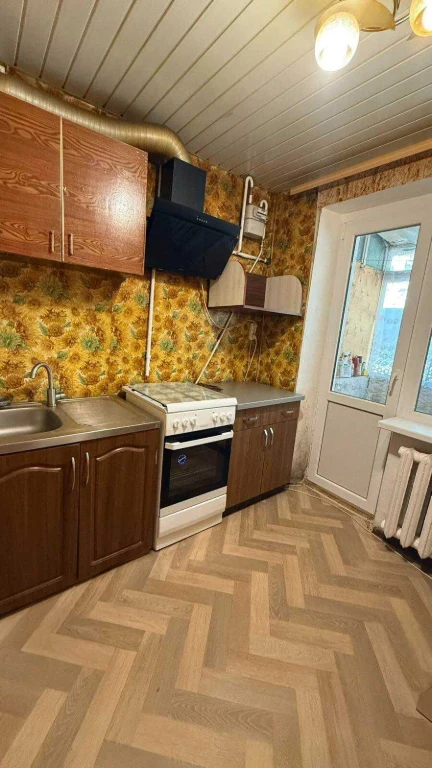 For Sale: 2-bedroom apartment, 52 sq m, 1/5 floor, Almazny