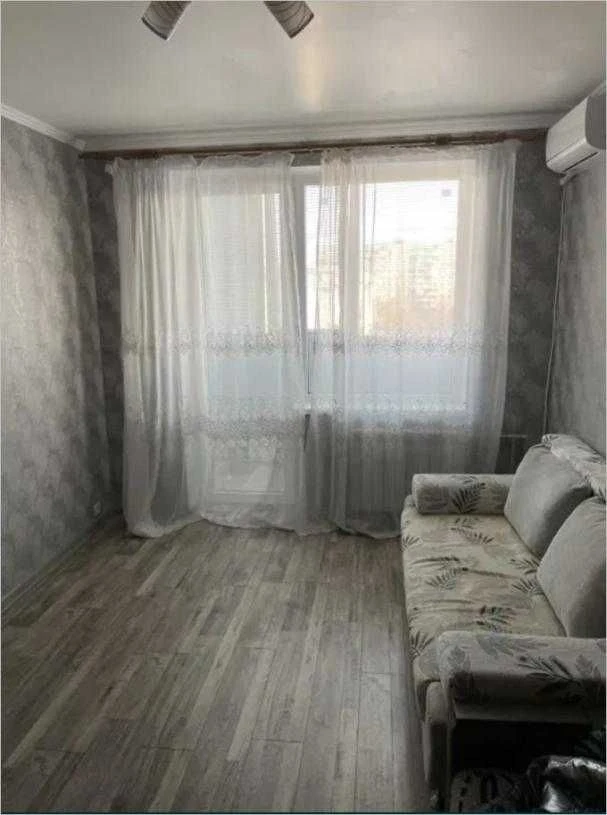 For Sale: 1-bedroom apartment on Gvardeys Shirontsev, 5 minutes from metro