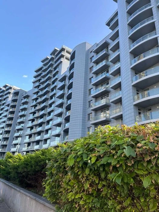 Видова 3-к. квартира RIVIERA RIVERSIDЕ, авторський ремонт, з
