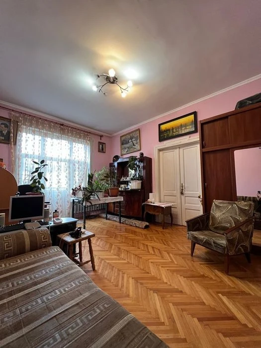 Продаж 4.кім.квартири в центральній частині міста вул. Берче