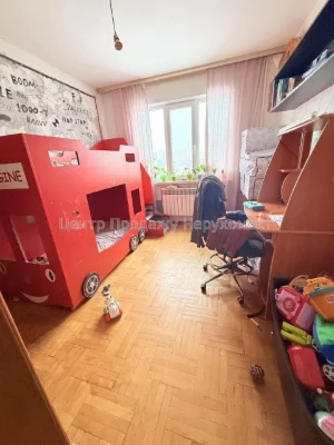 Продаж 3-кімнатної квартири в Києві