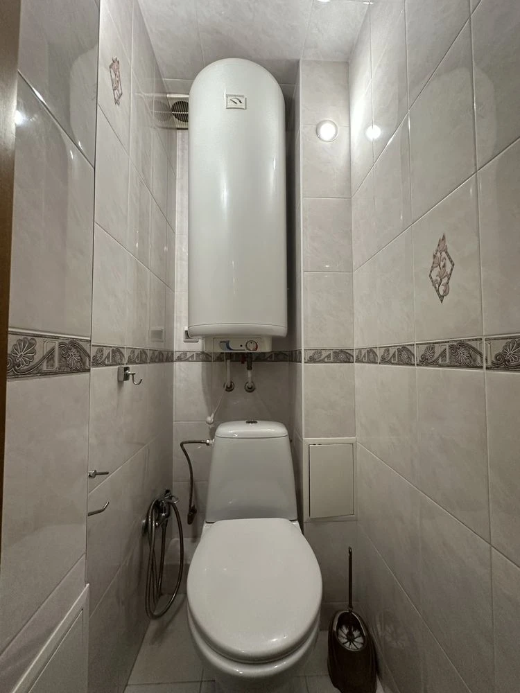 Продам 3- х ком на Заболотного с кап ремонтом