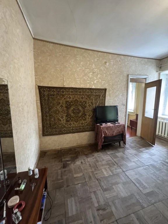 Продам 2-к квартиру з АГВ та горищем на Б. Хмельницького(3-1