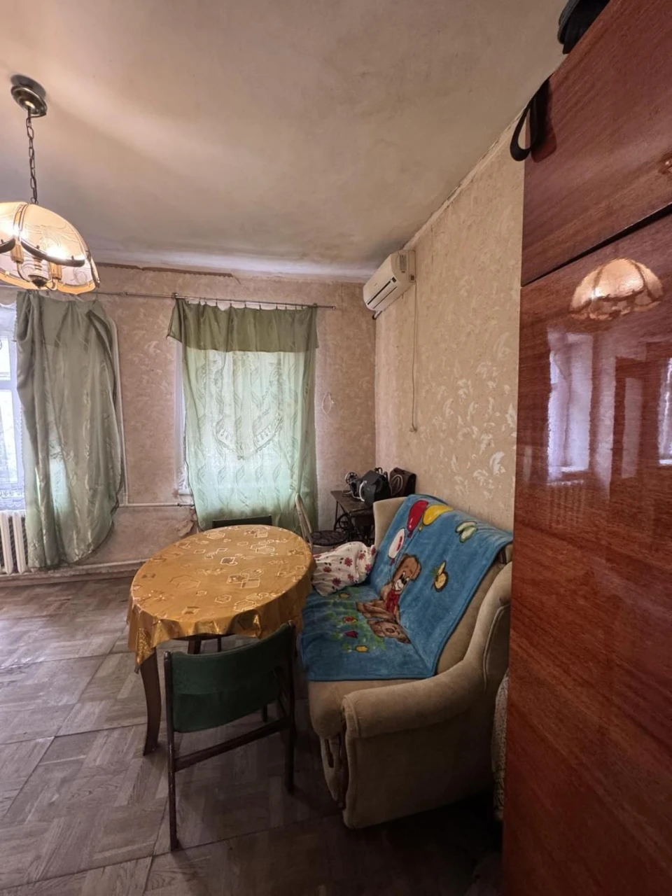 Продам 2-к квартиру з АГВ та горищем на Б. Хмельницького(3-1