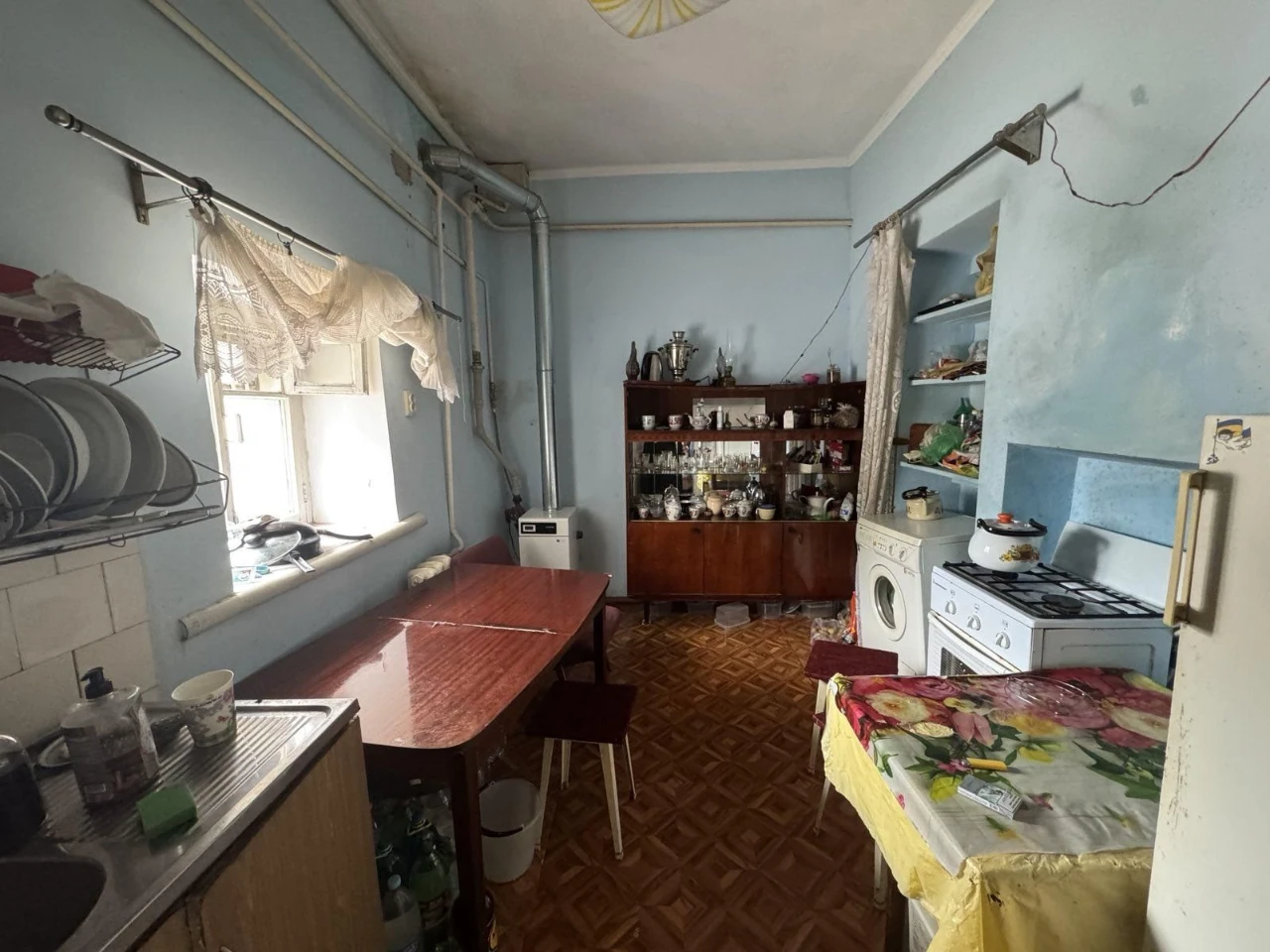 Продам 2-к квартиру з АГВ та горищем на Б. Хмельницького(3-1