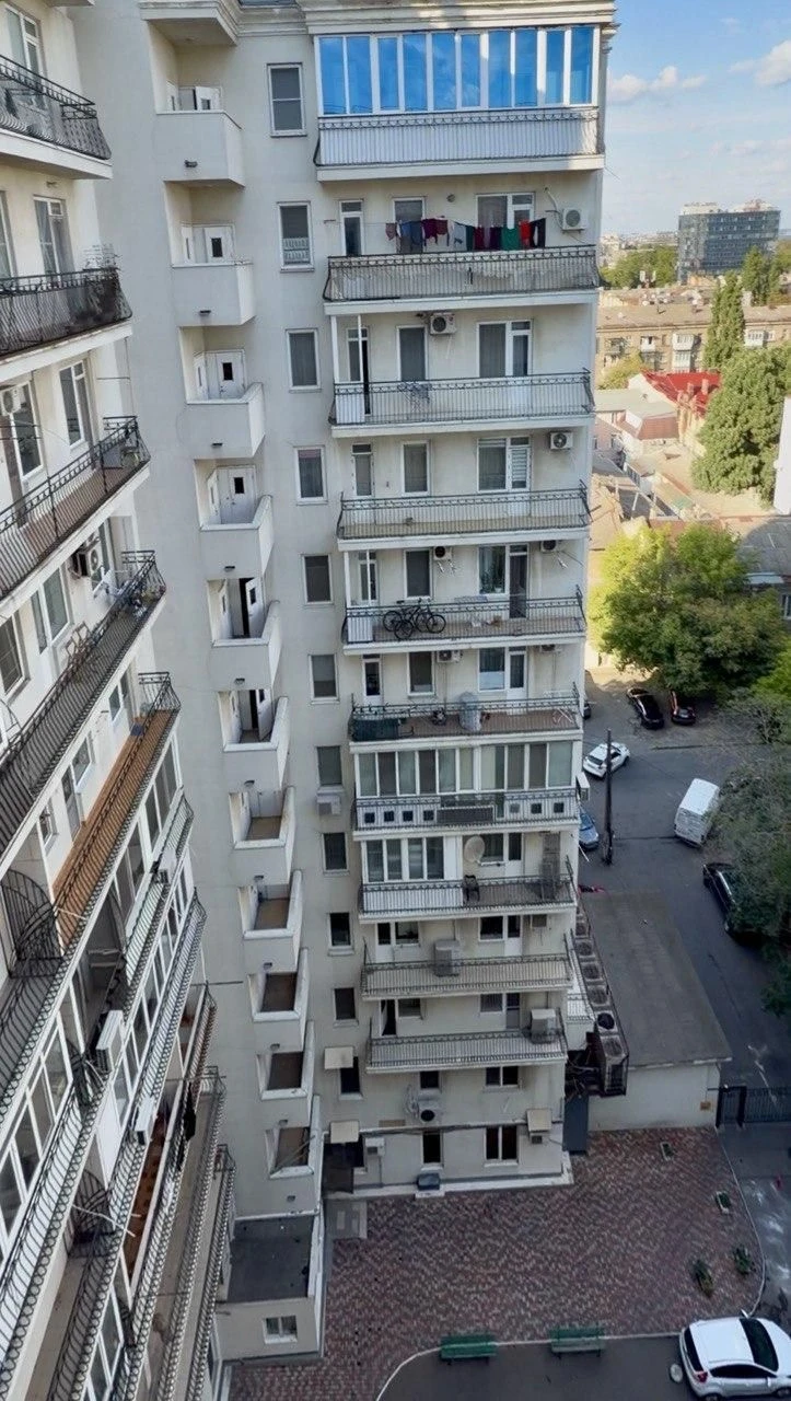 Продаж 4 кімнати в центрі Одеси — і за дуже приємною ціною |